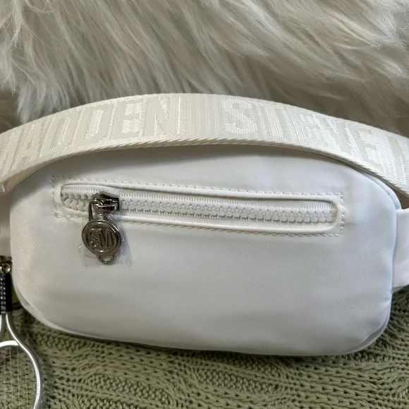 Macy’s Steve Madden White Crossbody Belt Bag with Charm Keychain - Picture 5 of 10